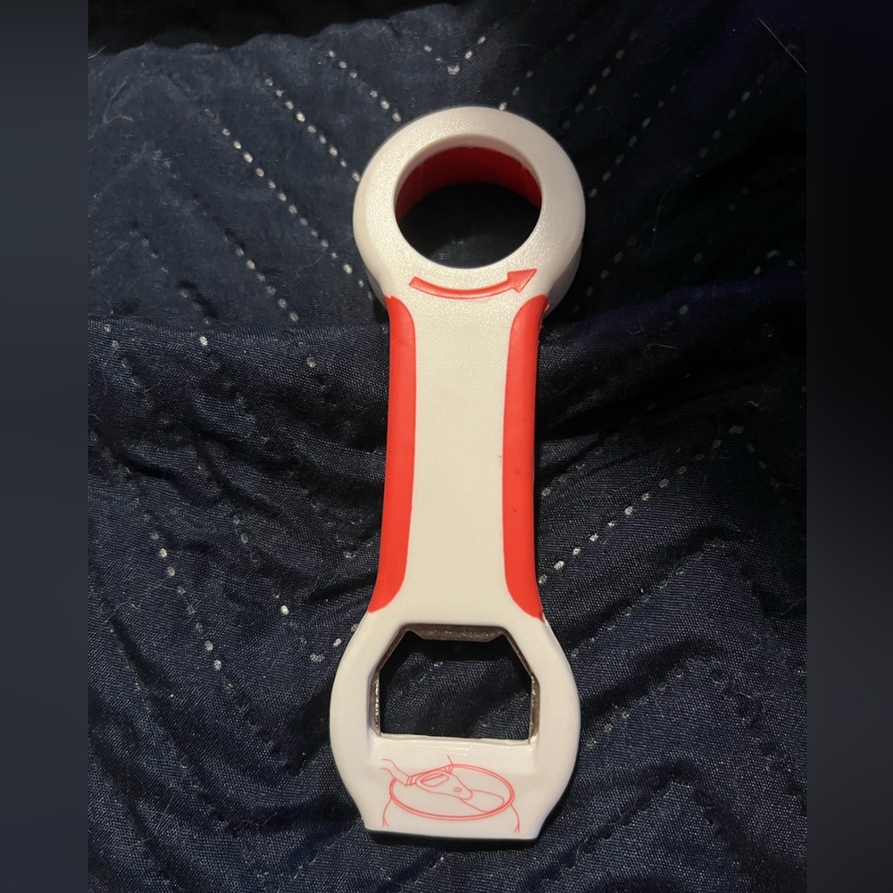 ⭐️ 10-4-$10- Can & Bottle Opener